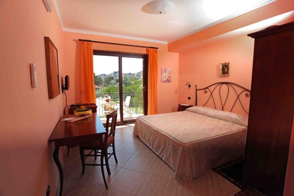 Villa Veronica Giardini Naxos Room photo