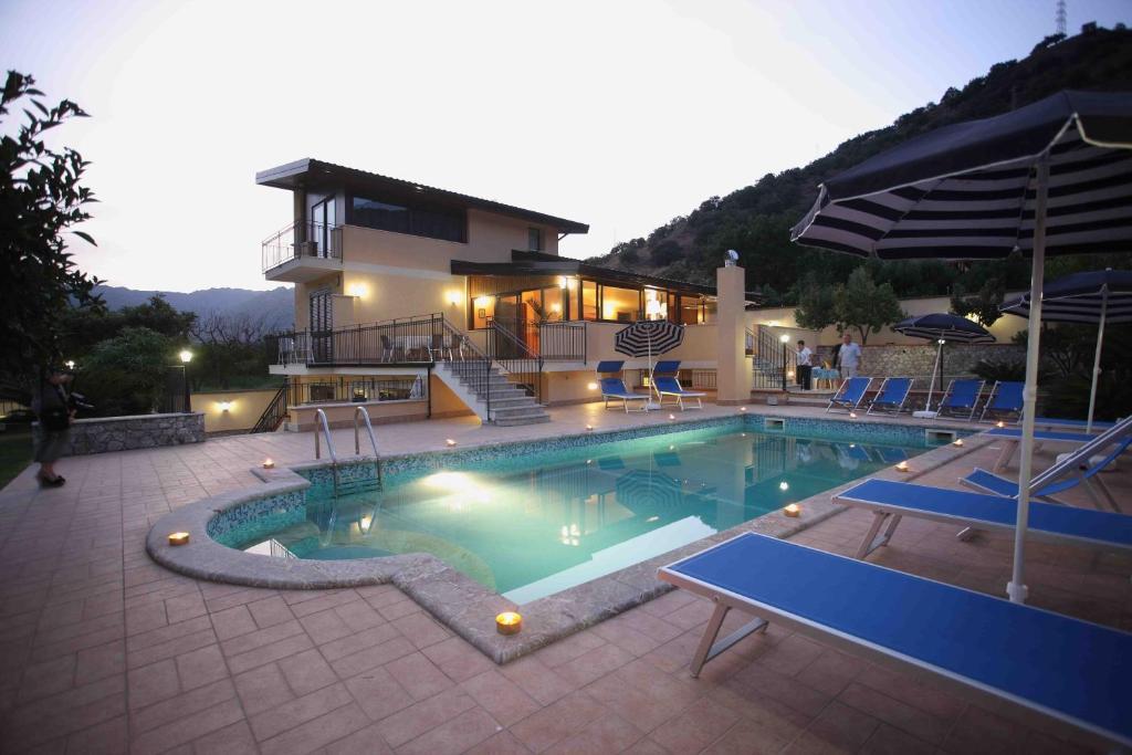 Villa Veronica Giardini Naxos Exterior photo