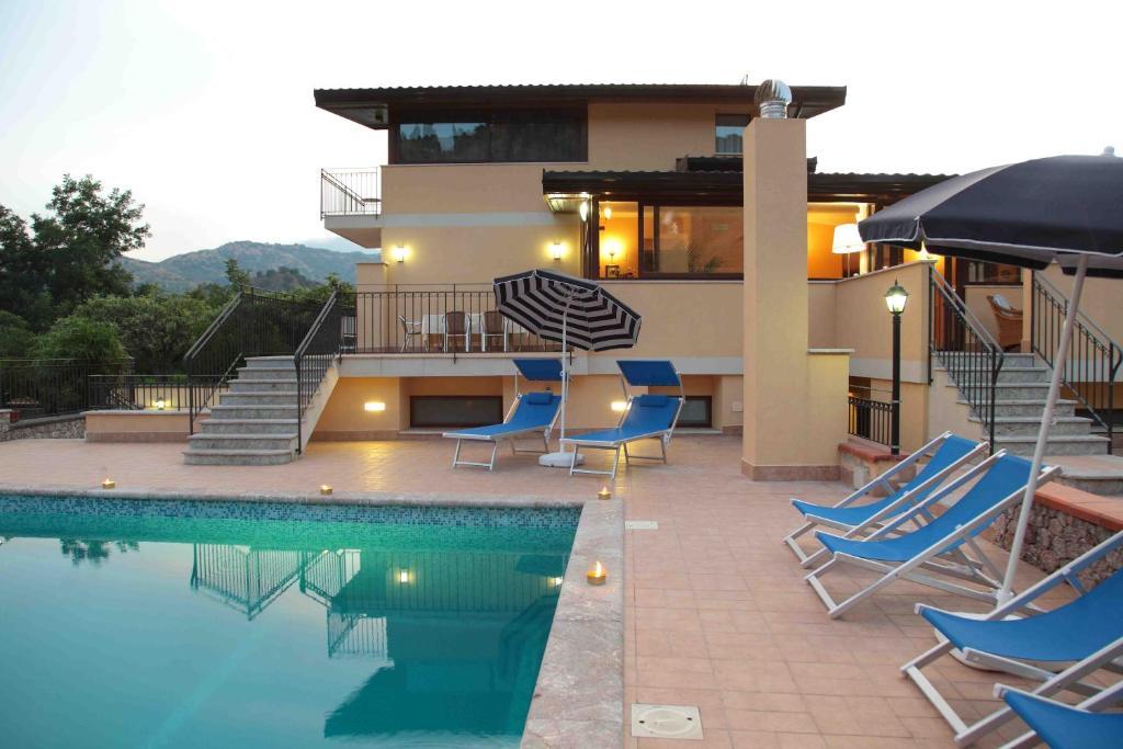 Villa Veronica Giardini Naxos Exterior photo